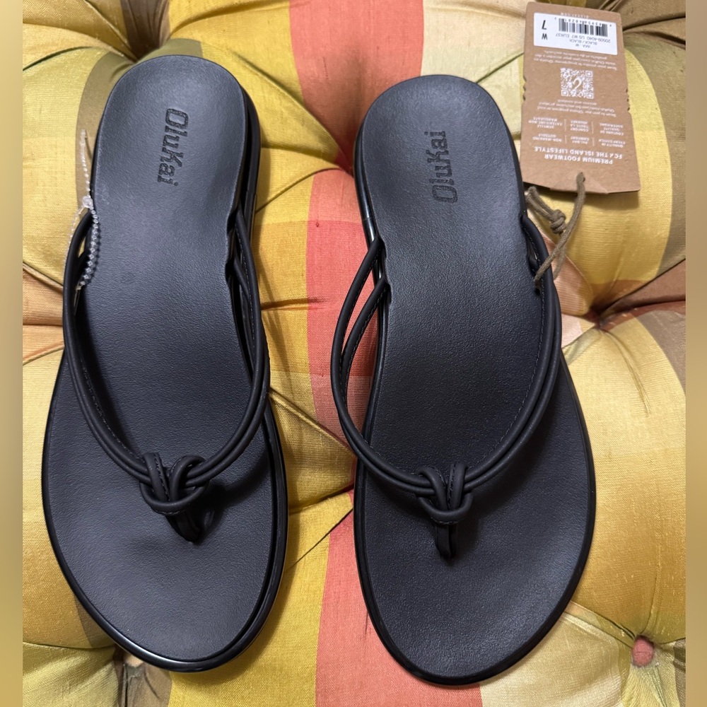 Olukai AKA-W sandals New with Tags attached $70 - Picture 9 of 14